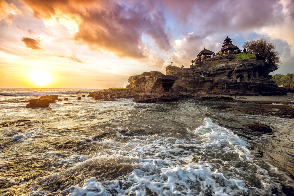 Pura Tanah Lot is especially beautiful during the sunset