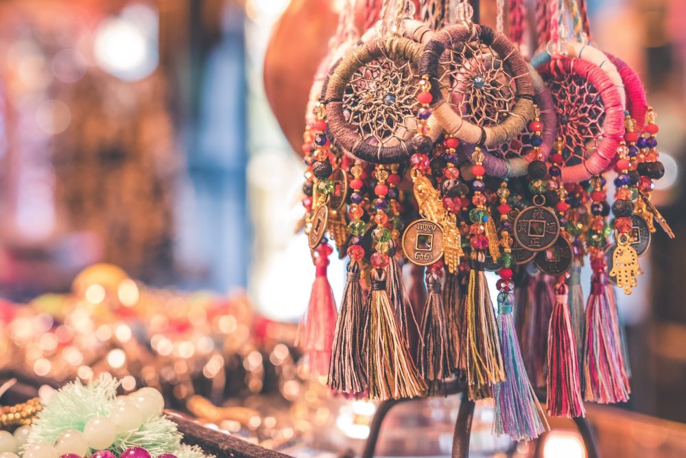 From malls to markets, Bali has unlimited shopping opportunities! https://unsplash.com/photos/-r_ZJcwAz7A