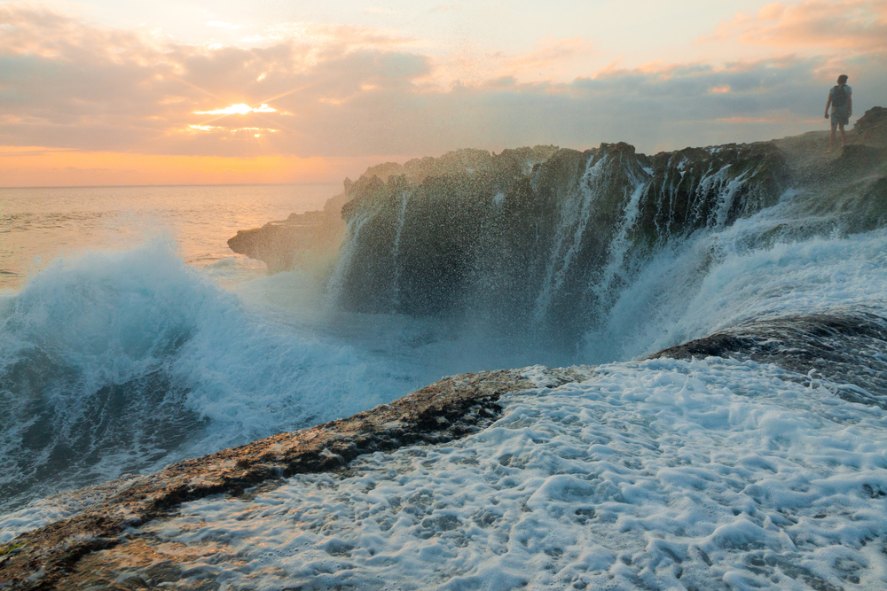 Devil's Tears in Nusa Lembongan is a must-visit for budget backpackers.