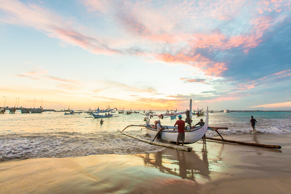 The best time to enjoy Jimbaran's beaches is between May and September.