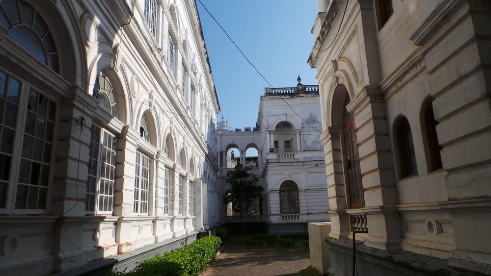 The National Museum of Colombo is the best place to learn more about the history and culture of Sri Lanka. https://www.flickr.com/photos/8734876@N07/16683069311/in/photolist-rqe6h4-23d7YaJ-auQQdz-r9YzFe-27LSLYr-22b53Pm-rqe8uv-MM95AK-J5PVN6-E87h2E-r8MtyA-rqfCKU-23d7SLs-DnTNbv-21TywNV-F83GNy-ro3TFL-DAXKiF-22b5VVj-232vDWZ-J5SM1F-22b565o-22YVqNA-DAWRiP-22b5S1q-F6xFh1-23efSEx-Jj7mng-DcTAxF-23d7AG3-23d7xJQ-22b5yJw-232zs3R-21WX5MG-21WX9wL-21FZ7Xa-22P6odf-Jj72hn-21Mknv7-22YRa23-DnTzfa-ETTSf5-M26KT3-MM9J5T-Pp3WQ1-r8U4yM-MM8vQe-MM8McX-2arqddh-MM9gTp